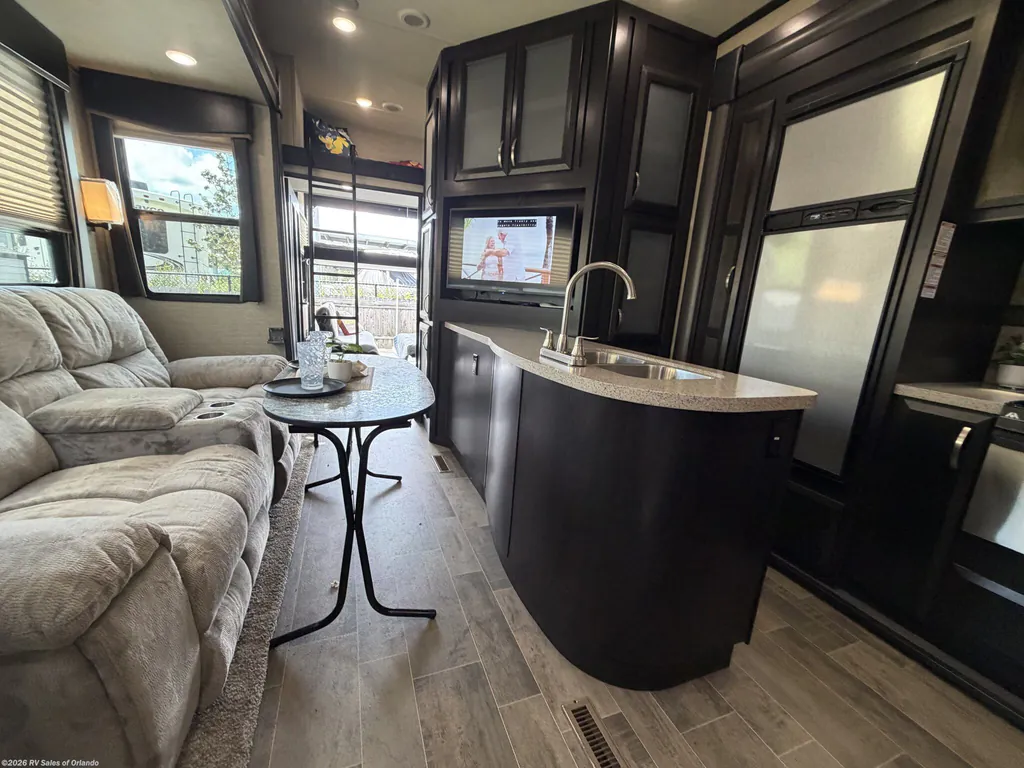 2018 Dutchmen Voltage Triton 3551, Photos photo 37
