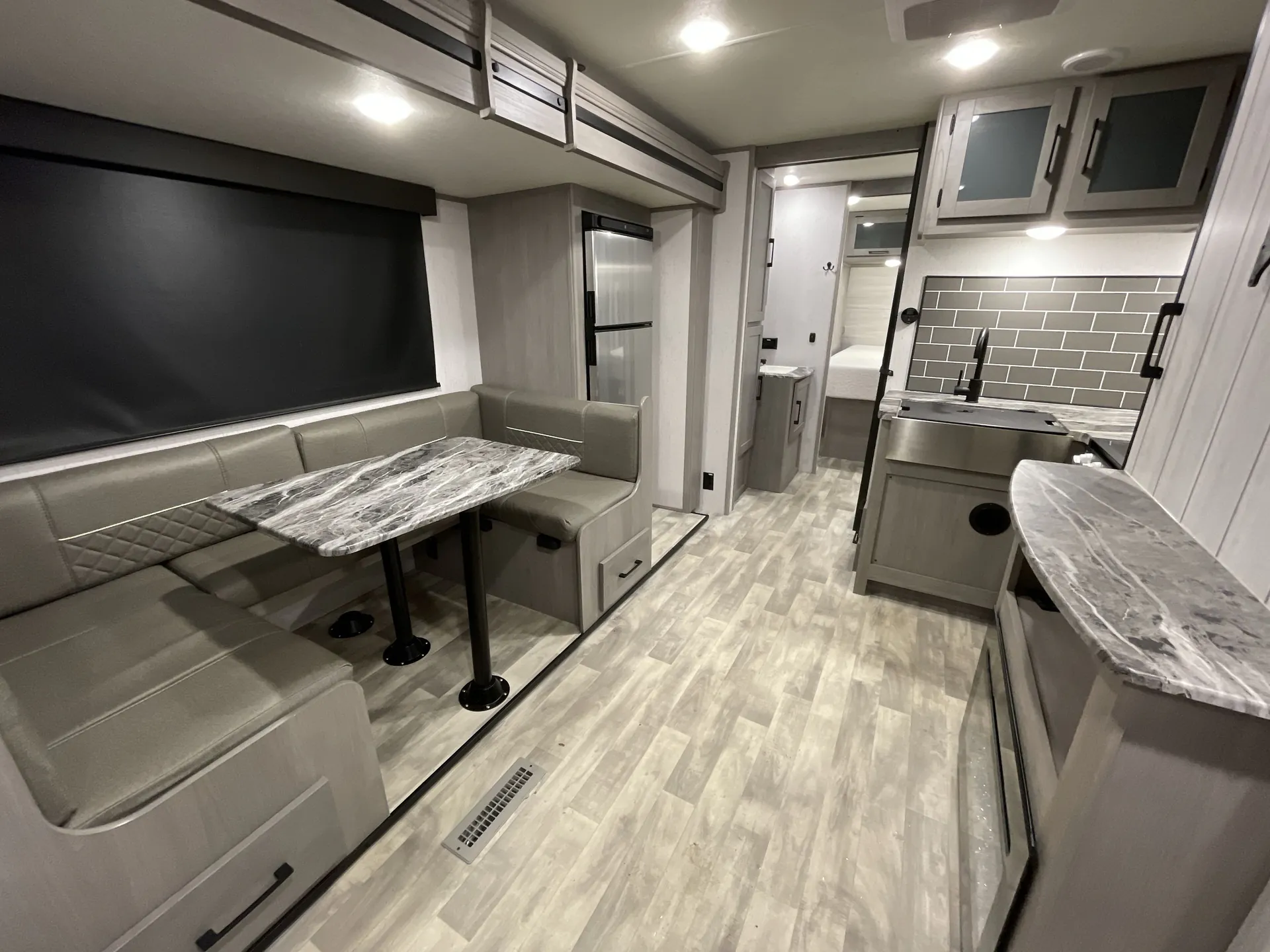 2023 Dutchmen Kodiak Ultra-Lite Ultra-Lite 250BHSL — living area main