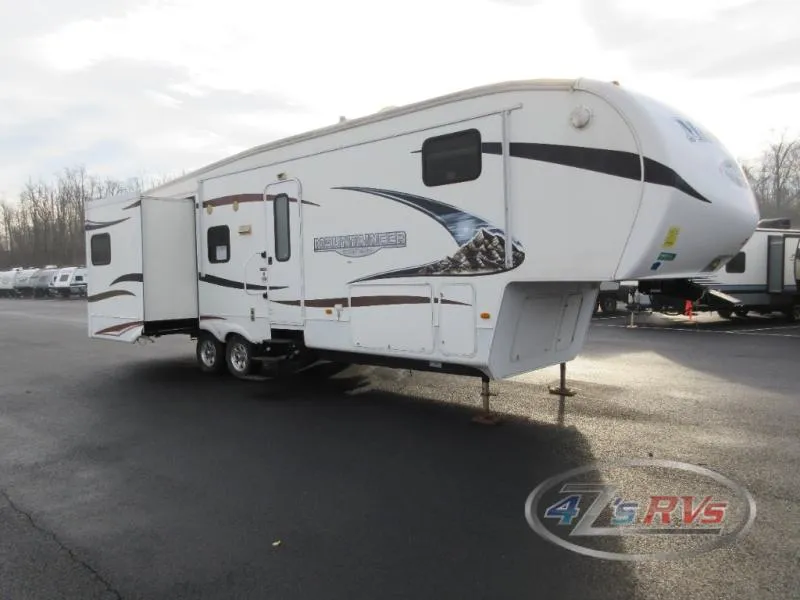 2011 Keystone Mountaineer 326RLT - Main photo