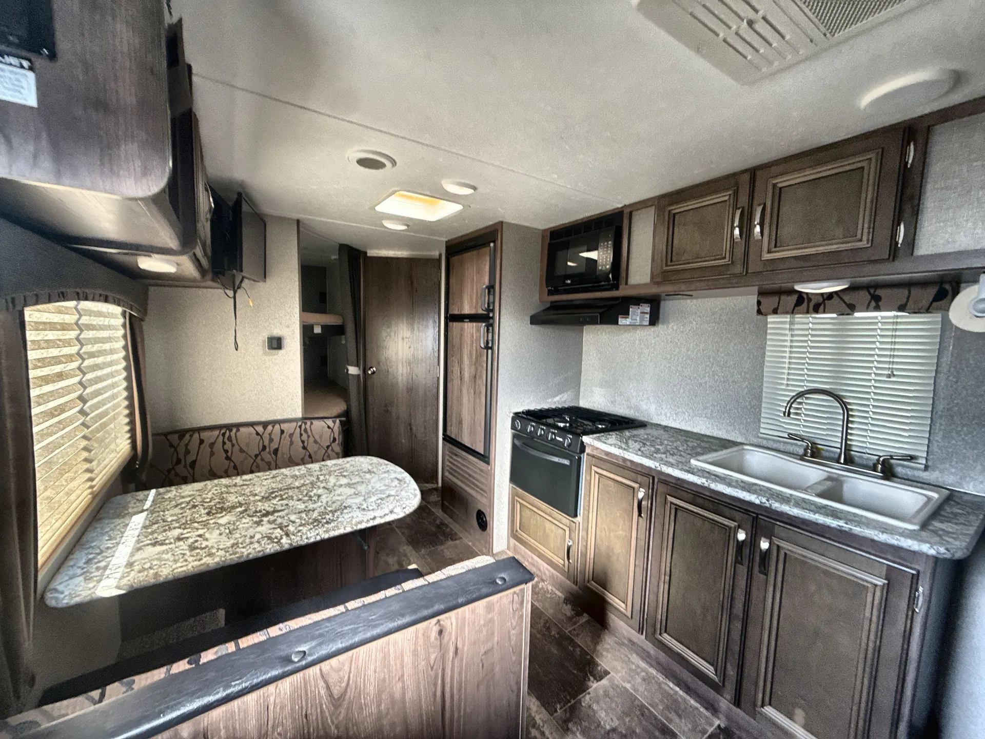 2018 Keystone Passport SL Series 239MLWE — living area main