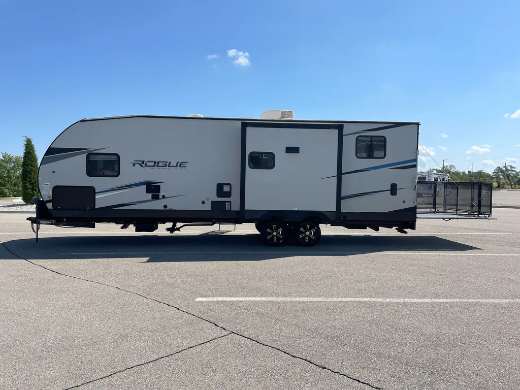 2022 Forest River Vengeance Rogue 26V, Photos photo 6