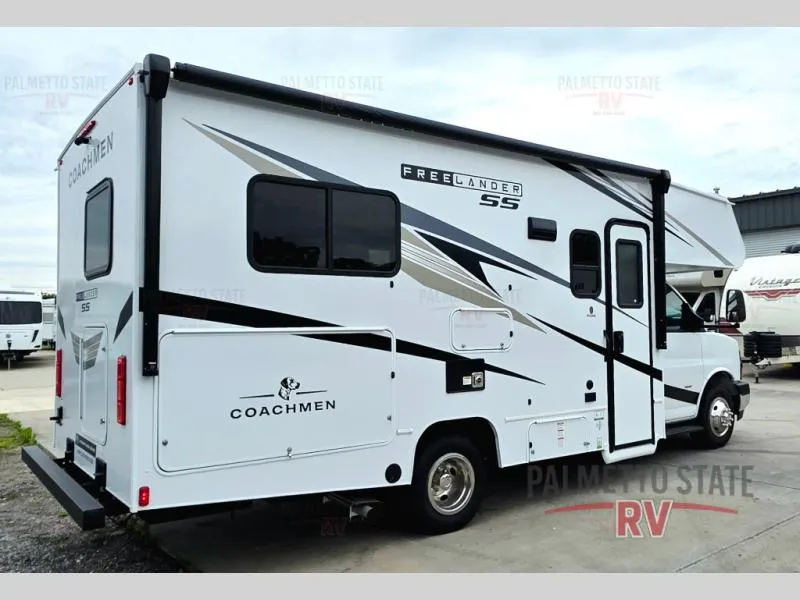 2027 Coachmen Freelander 21QSS CHEVY 3500 - Photo 4
