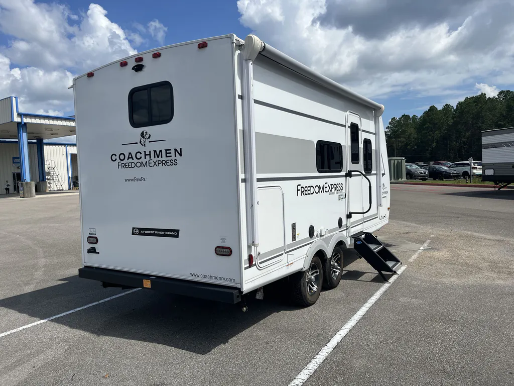 2026 Coachmen Freedom Express Select 18SE, Photos photo 20
