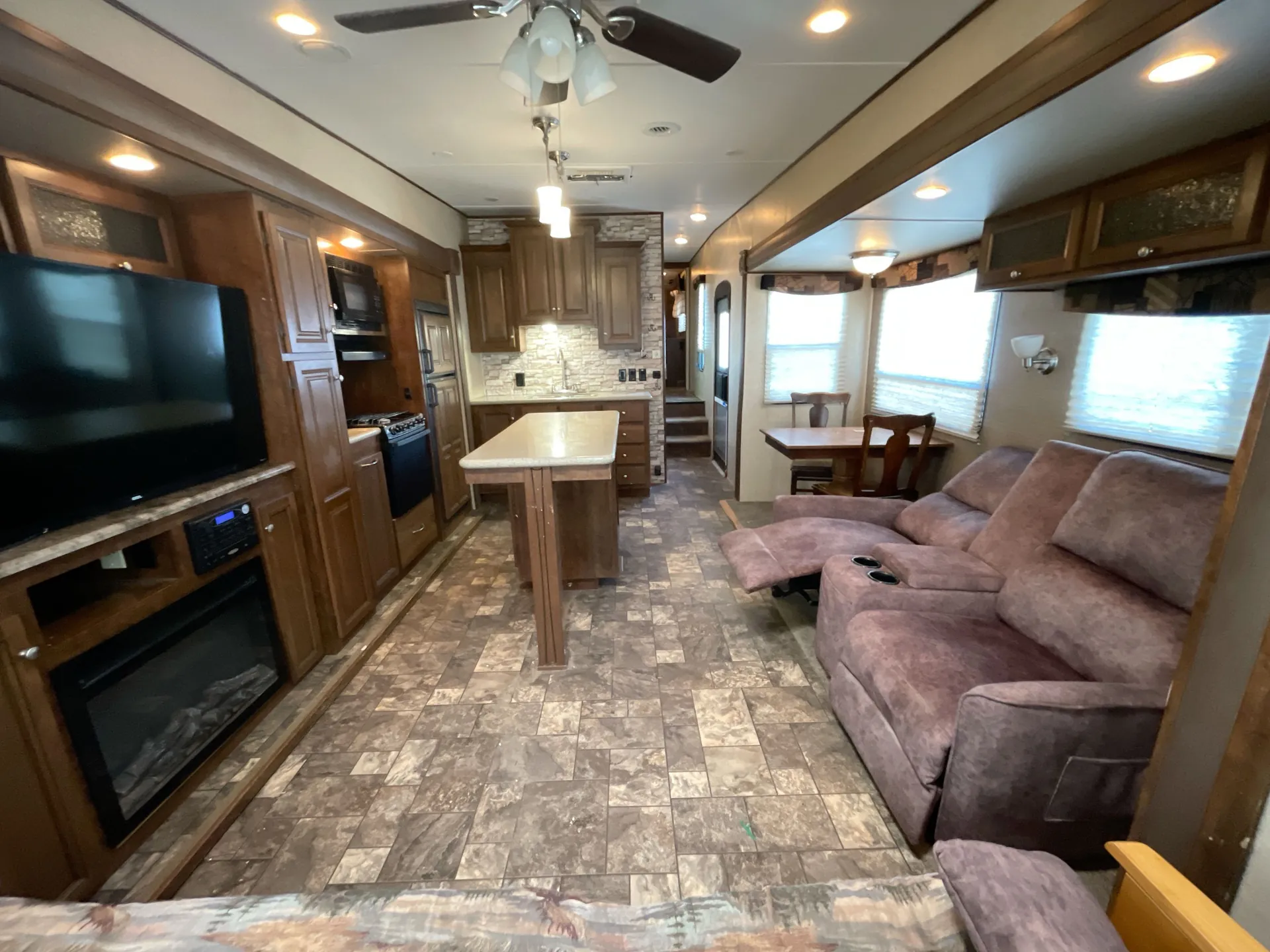 2015 Coachmen Chaparral 360IBL — living area main