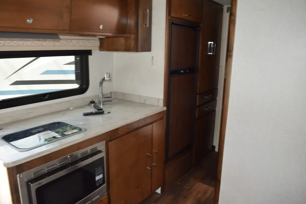 2019 Tiffin Wayfarer 25 QW, Photos photo 8