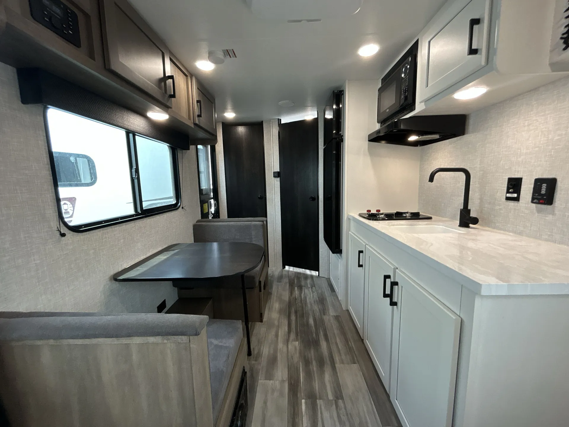 2024 Jayco Jay Flight SLX 195RBW — living area main