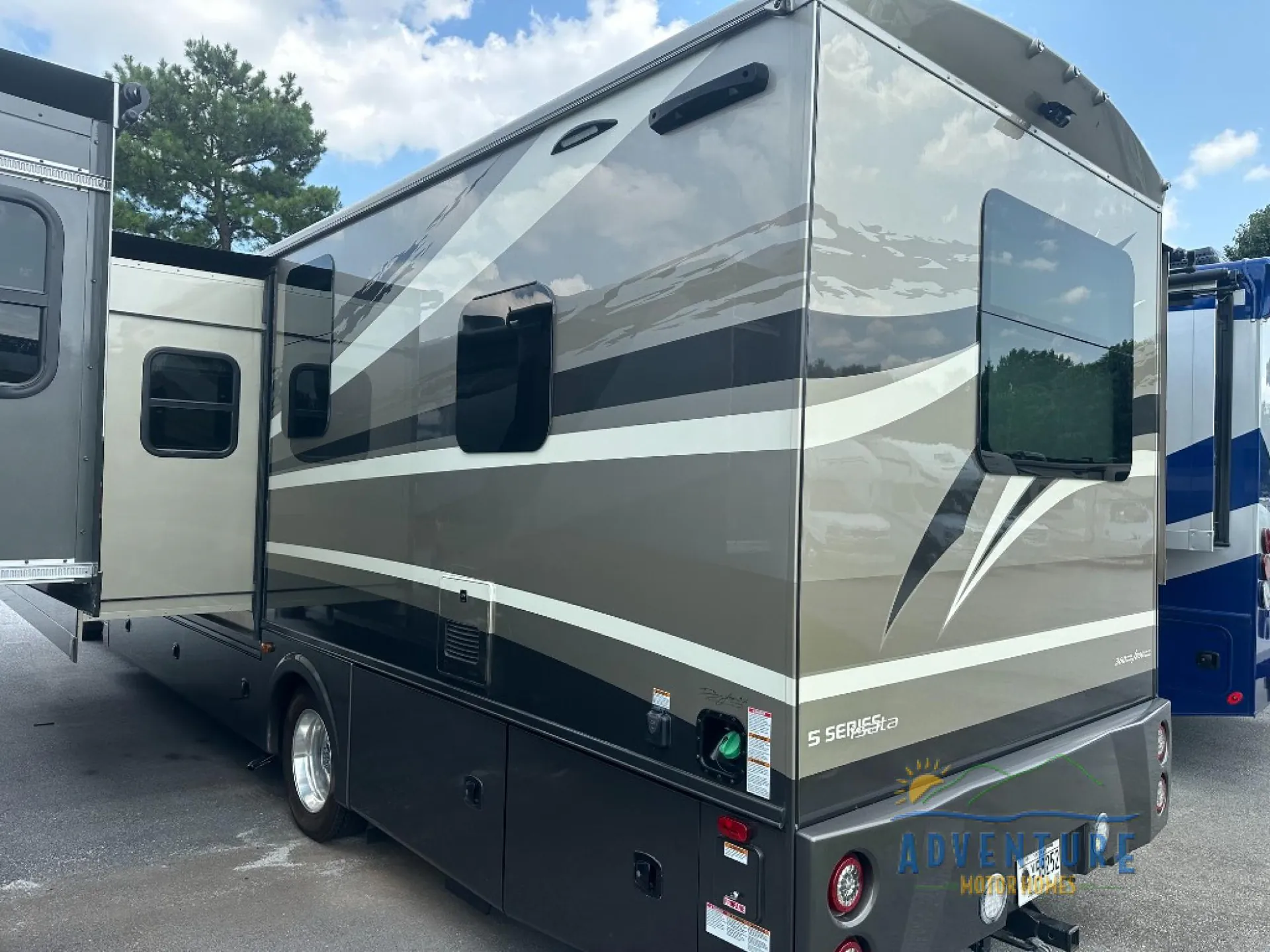 2024 Dynamax Corp Isata 5 34DS - Photo 4