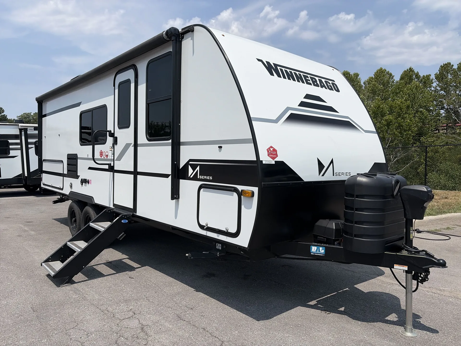 2025 Winnebago M-Series 2326MBBH - Photo 2
