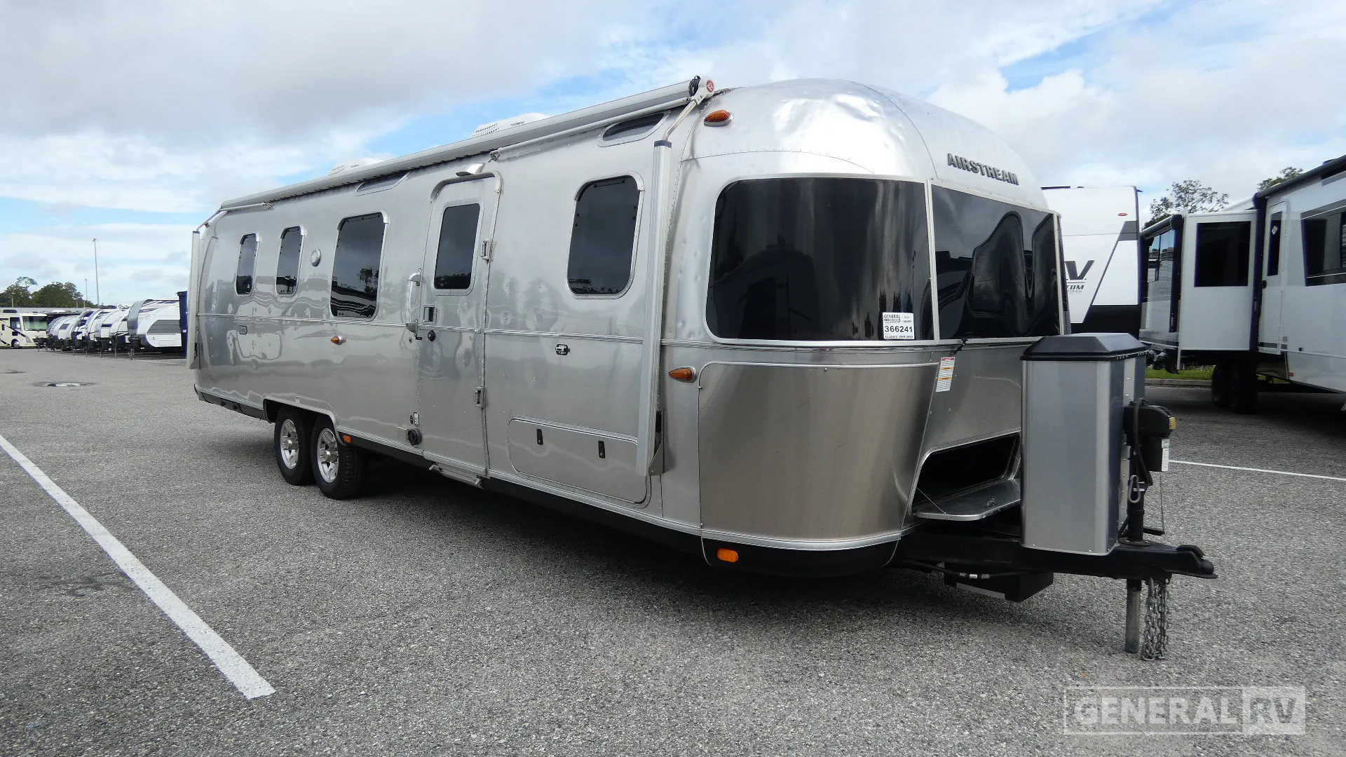 2021 Airstream Classic 33FB Twin - Photo 2