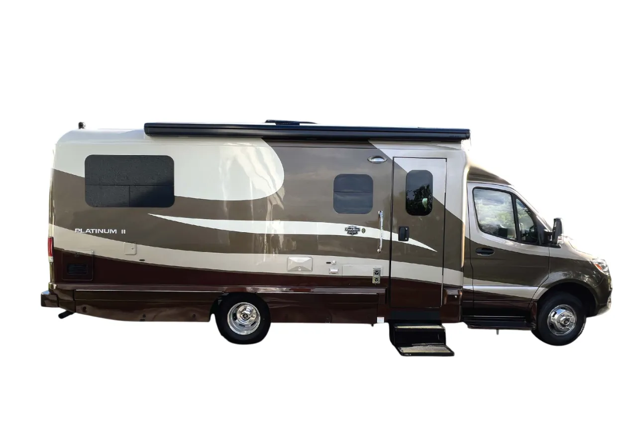 Coach House Platinum II 240 DQ exterior