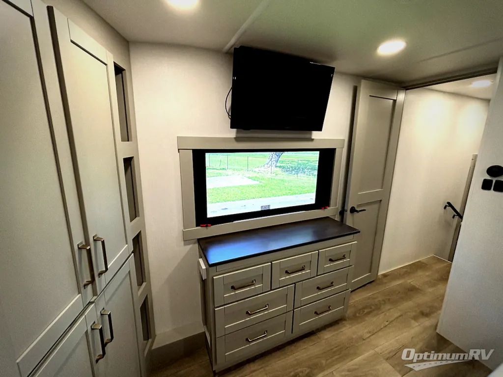 2025 Brinkley Model Z 3300, Photos photo 10