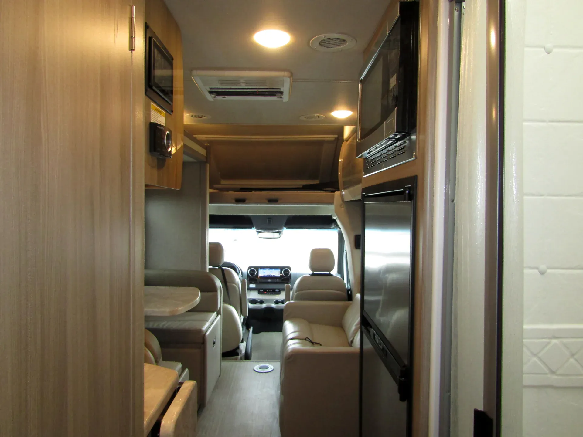 2022 Thor Motor Coach Delano 24RW - Photo 4