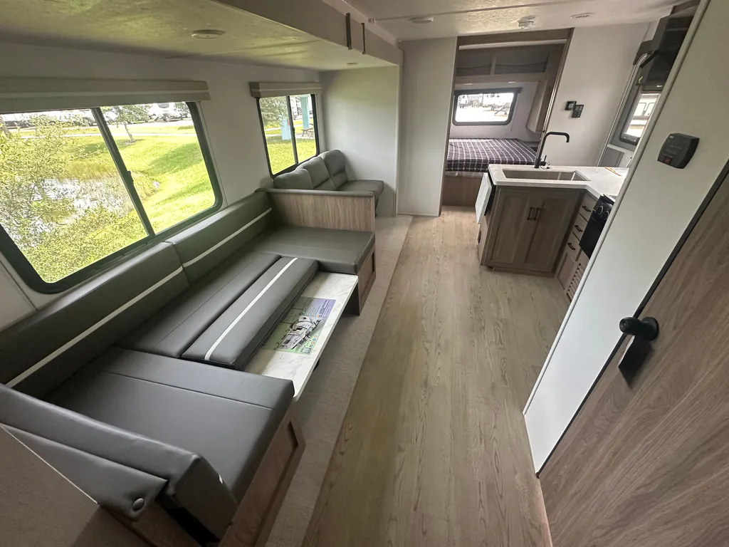 2026 Coachmen Freedom Express Select 30SE, Photos photo 16