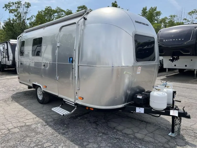2027 Airstream World Traveler 22RB - Main photo