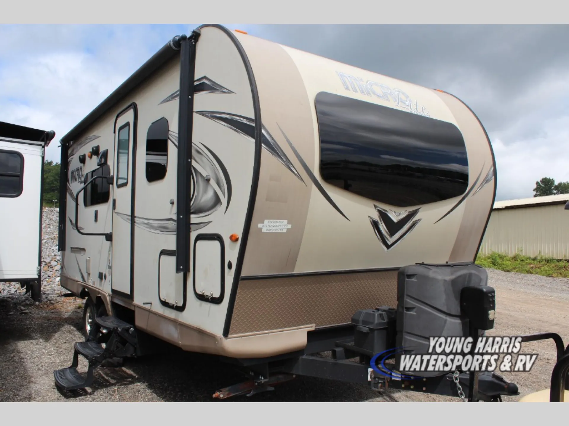 2019 Forest River Flagstaff Micro Lite 21DS - Photo 2