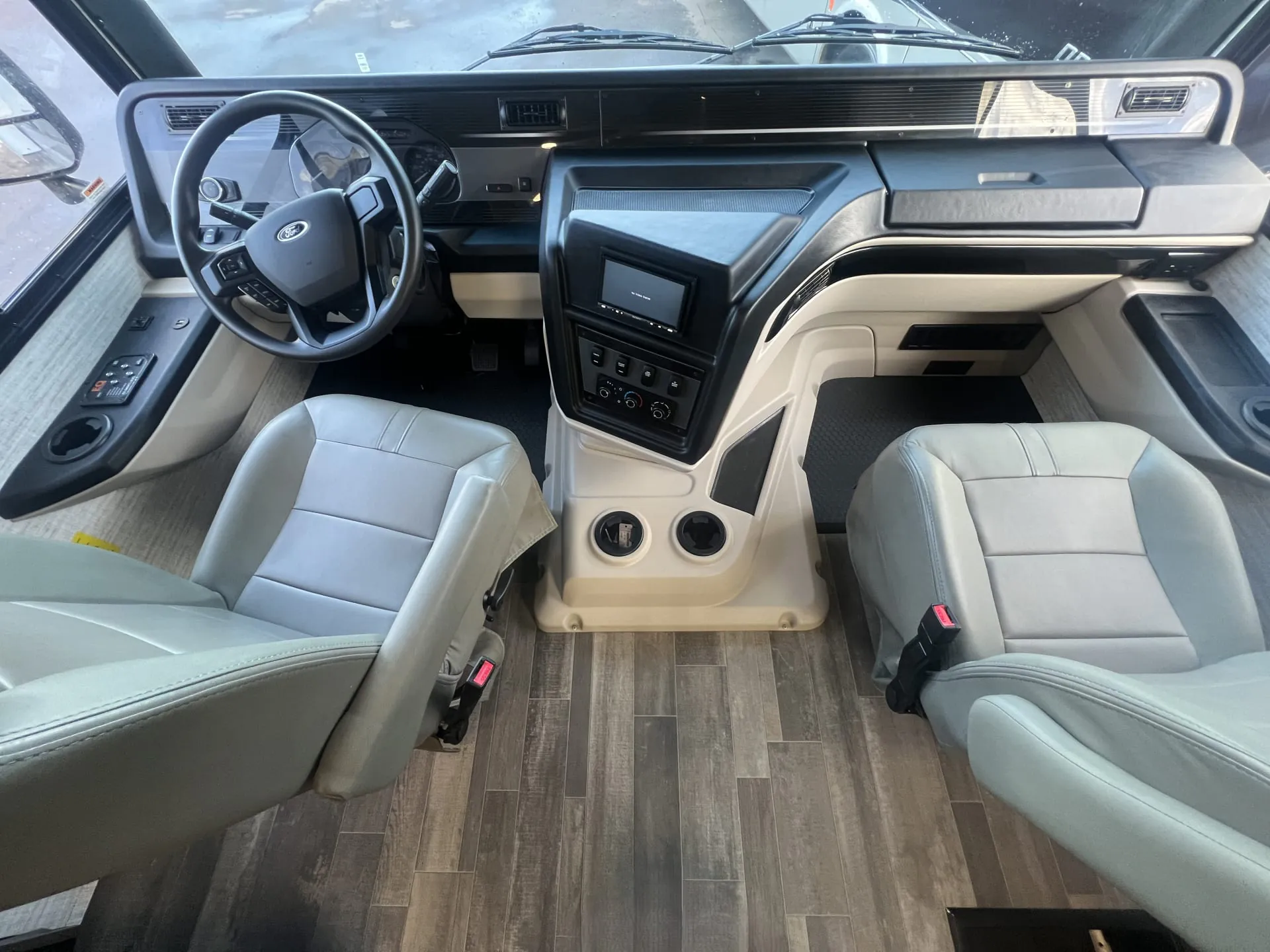 2025 Entegra Coach Vision SE 27ASE - Photo 3