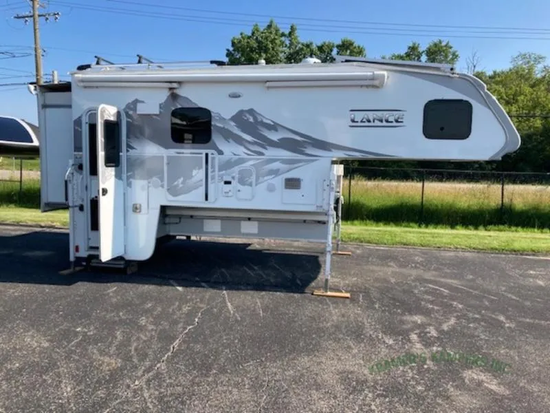 2020 Lance Lance Truck Campers Used    1172 - Main photo