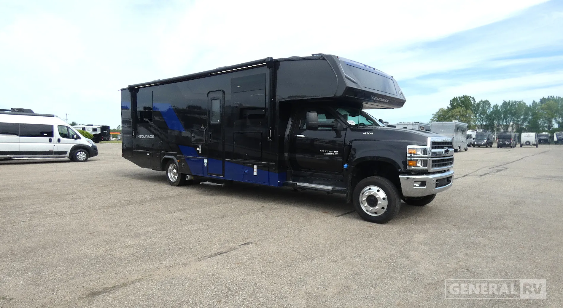 2026 Coachmen Entourage 320LV - Photo 2