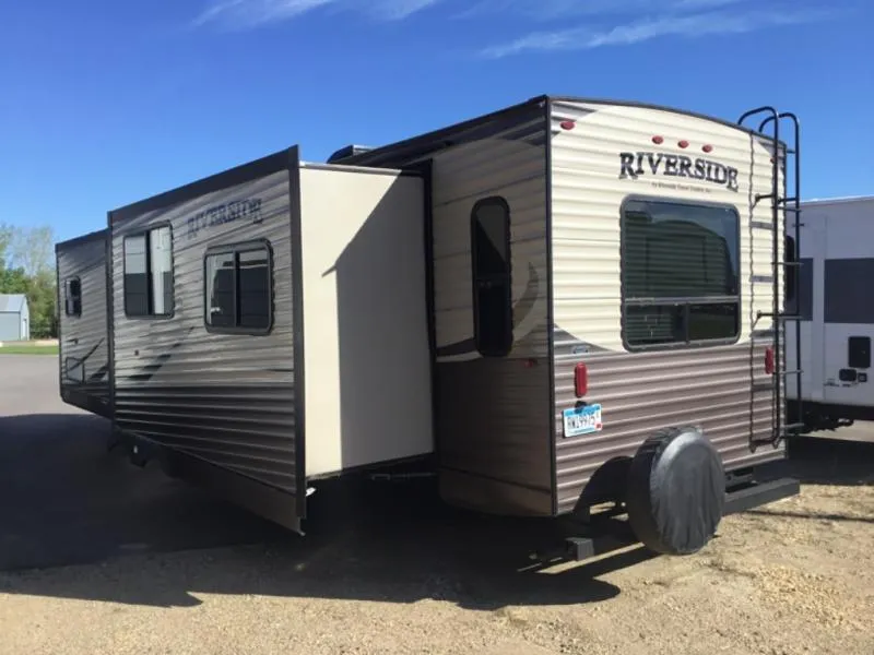 2017 Riverside Riverside 32RLS - Photo 3