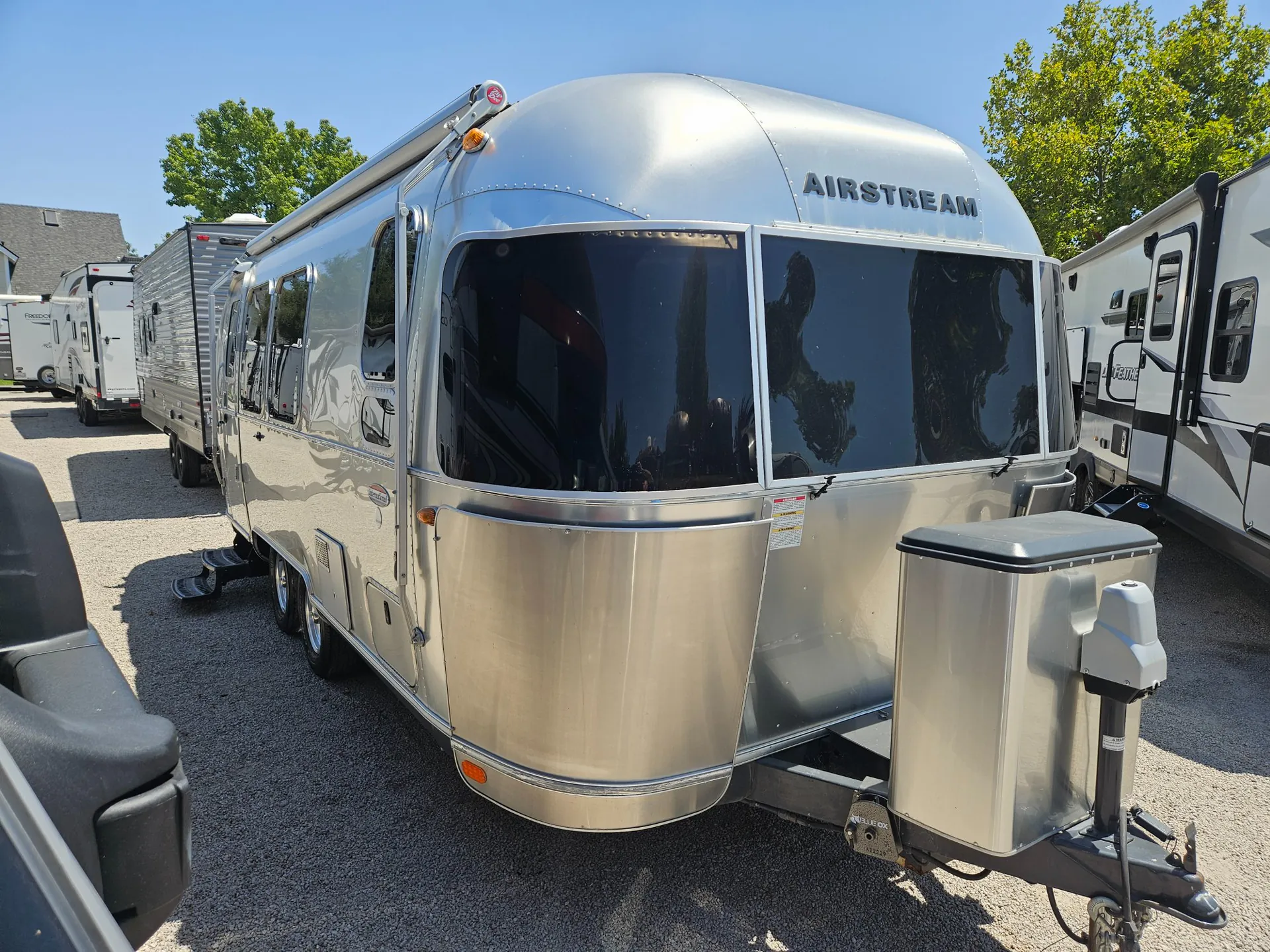 2016 Airstream International Serenity 19 - Photo 2