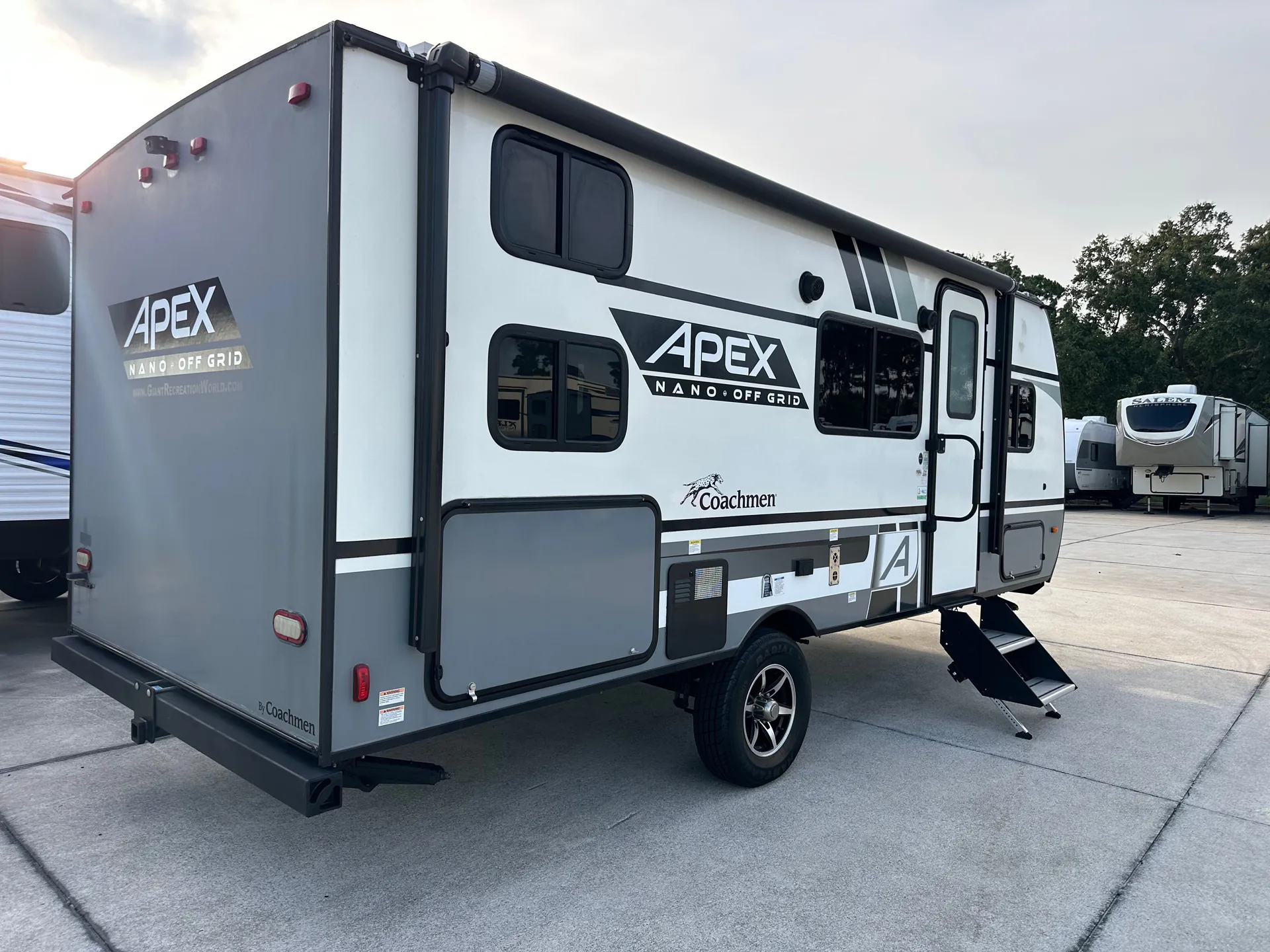 2022 Coachmen Apex 194BHS - Photo 3