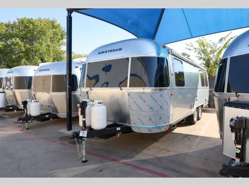 2026 Airstream Globetrotter 25FB - Photo 3