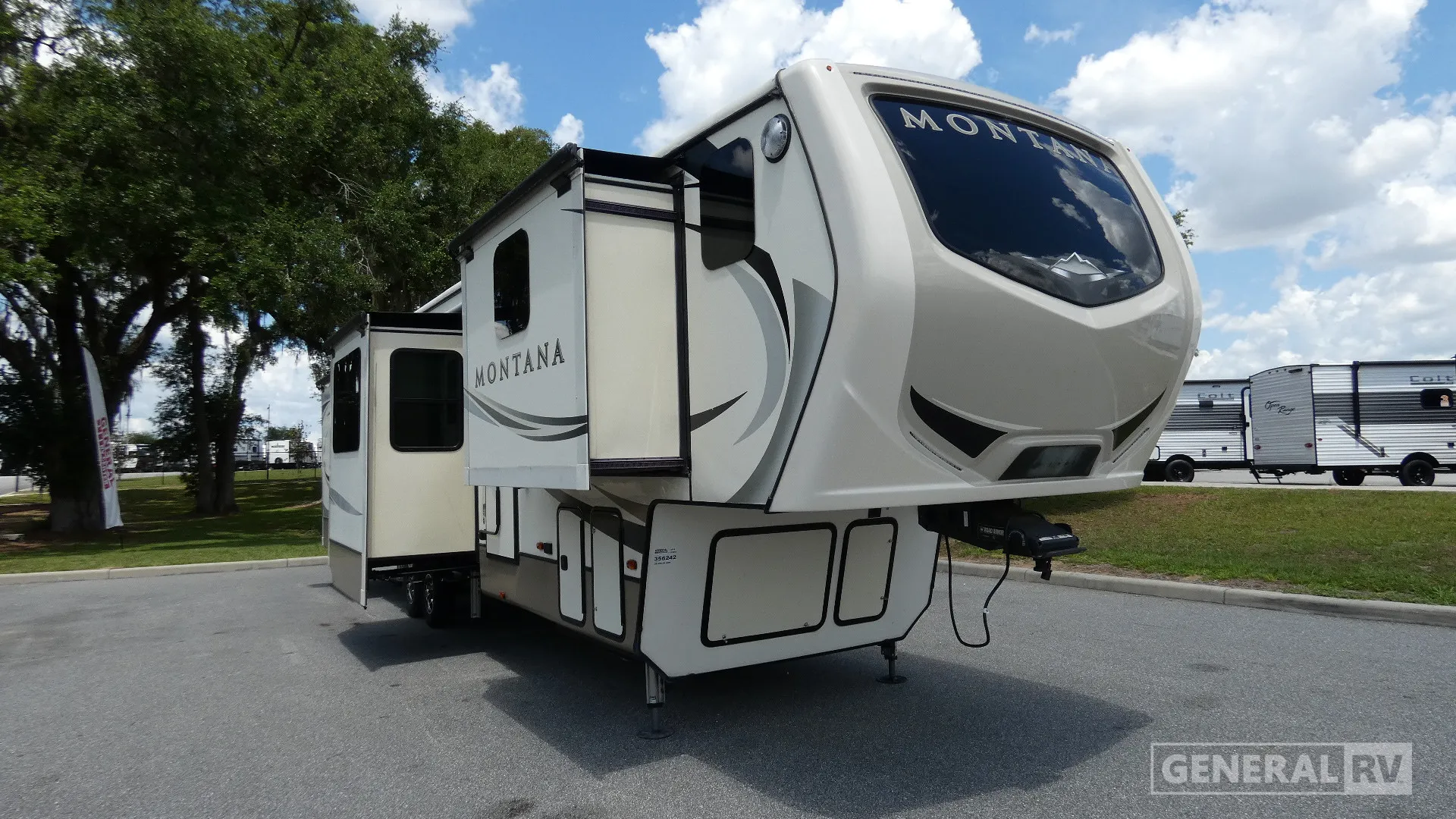 2018 Keystone Montana 3820FK - Photo 2