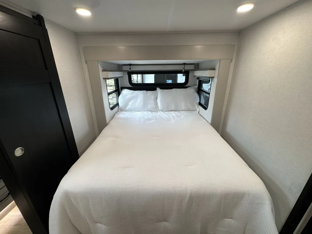 2026 Jayco North Point 395DSDB, Photos photo 18