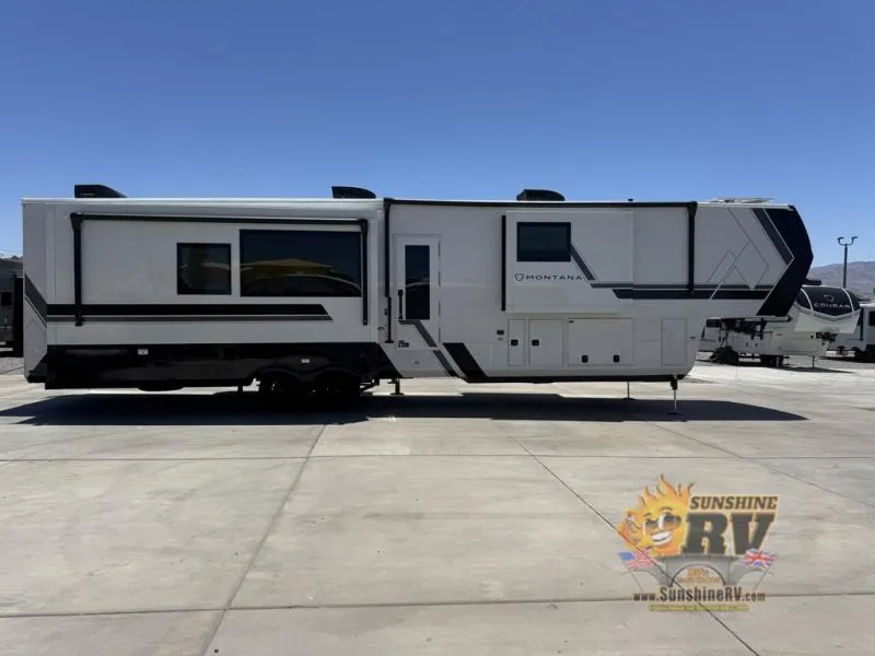 2027 Keystone RV Montana 3900RK - Photo 4