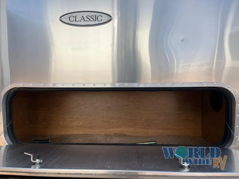 2017 Airstream Classic 30 - Photo 4