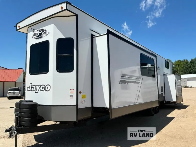 2027 Jayco JAYFLIGHT BUNGALOW 404LOFT - Photo 2