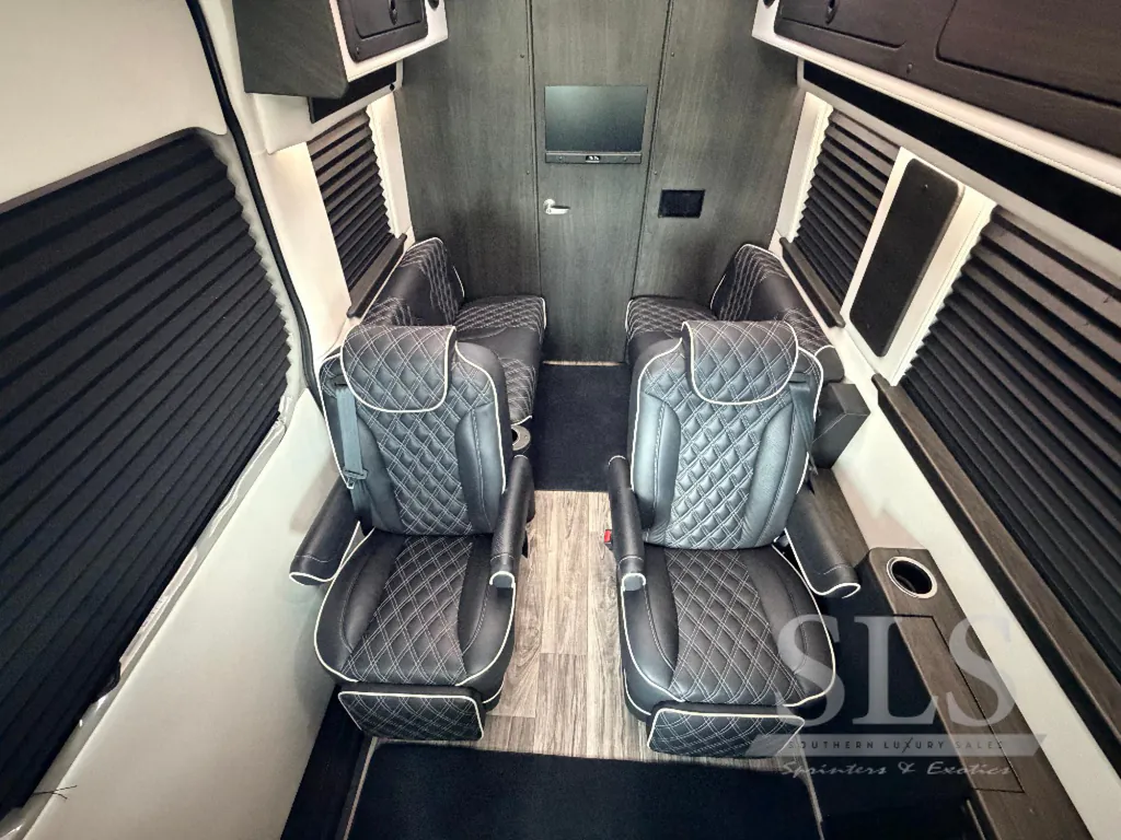2025 Midwest Automotive Designs Luxe Cruiser D4, Photos photo 24