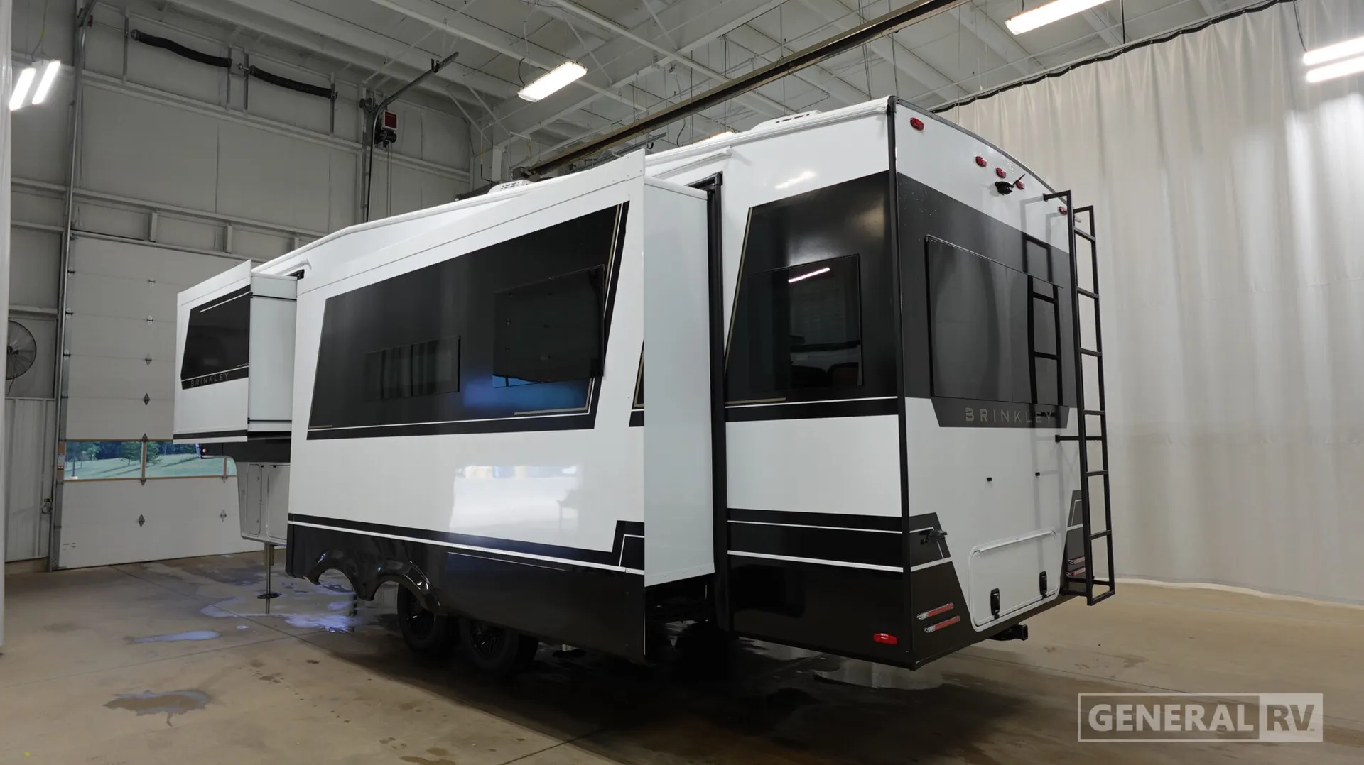 2027 Brinkley Model Z 2900 - Photo 4