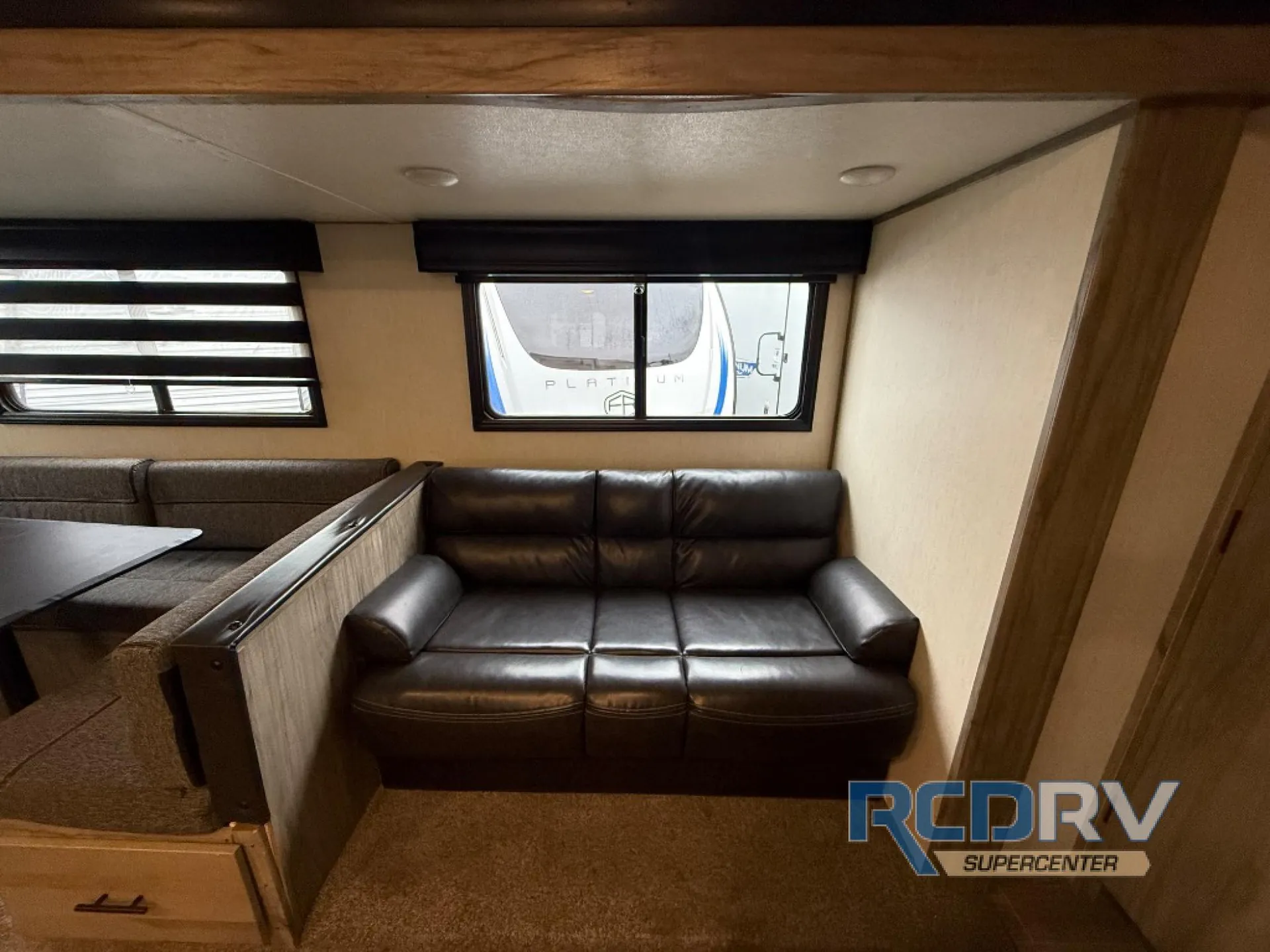 2021 Forest River Cherokee Alpha Wolf 26DBH-L — Photo 5