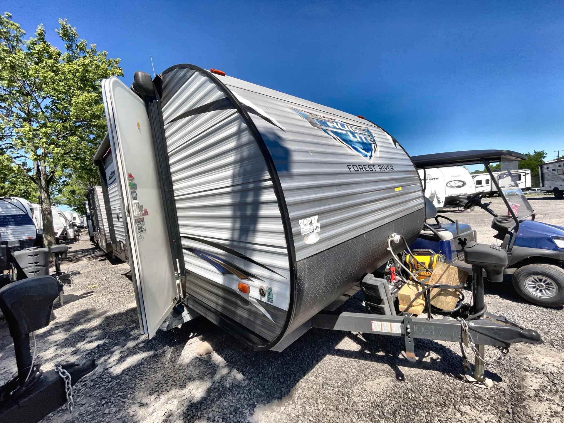 2027 Coachmen Catalina Legacy Edition 343BHTS - Photo 3