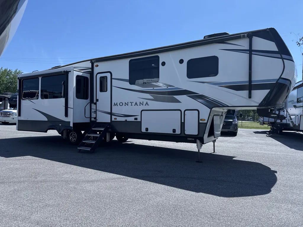 2021 Keystone Montana 3231CK, Photos photo 5