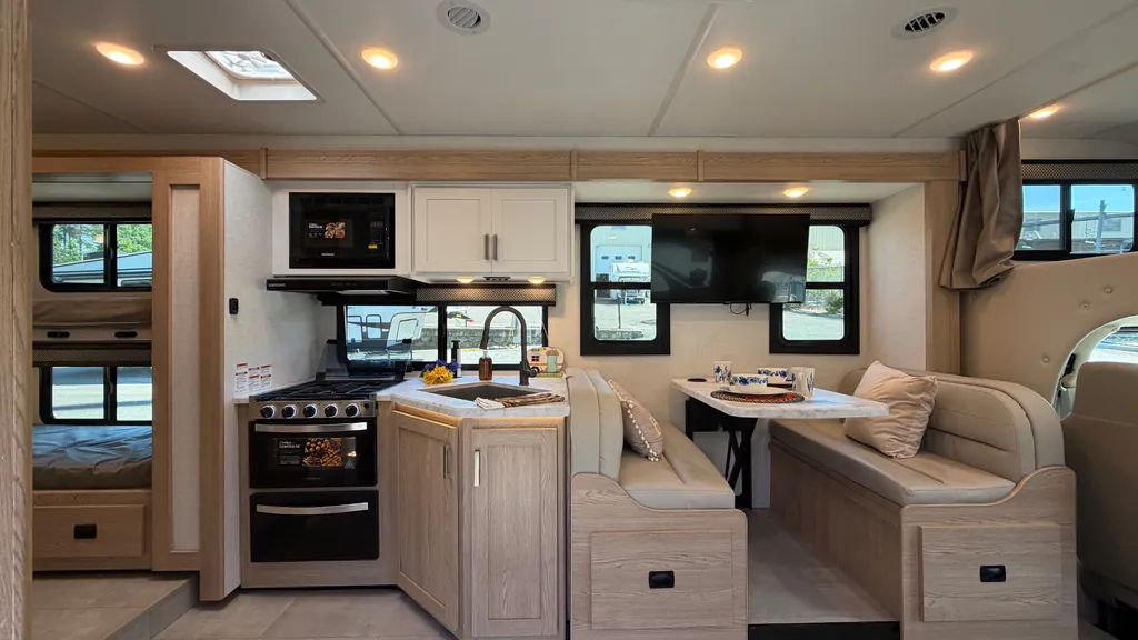 2026 Thor Motor Coach Freedom Elite 31FE, Photos photo 26