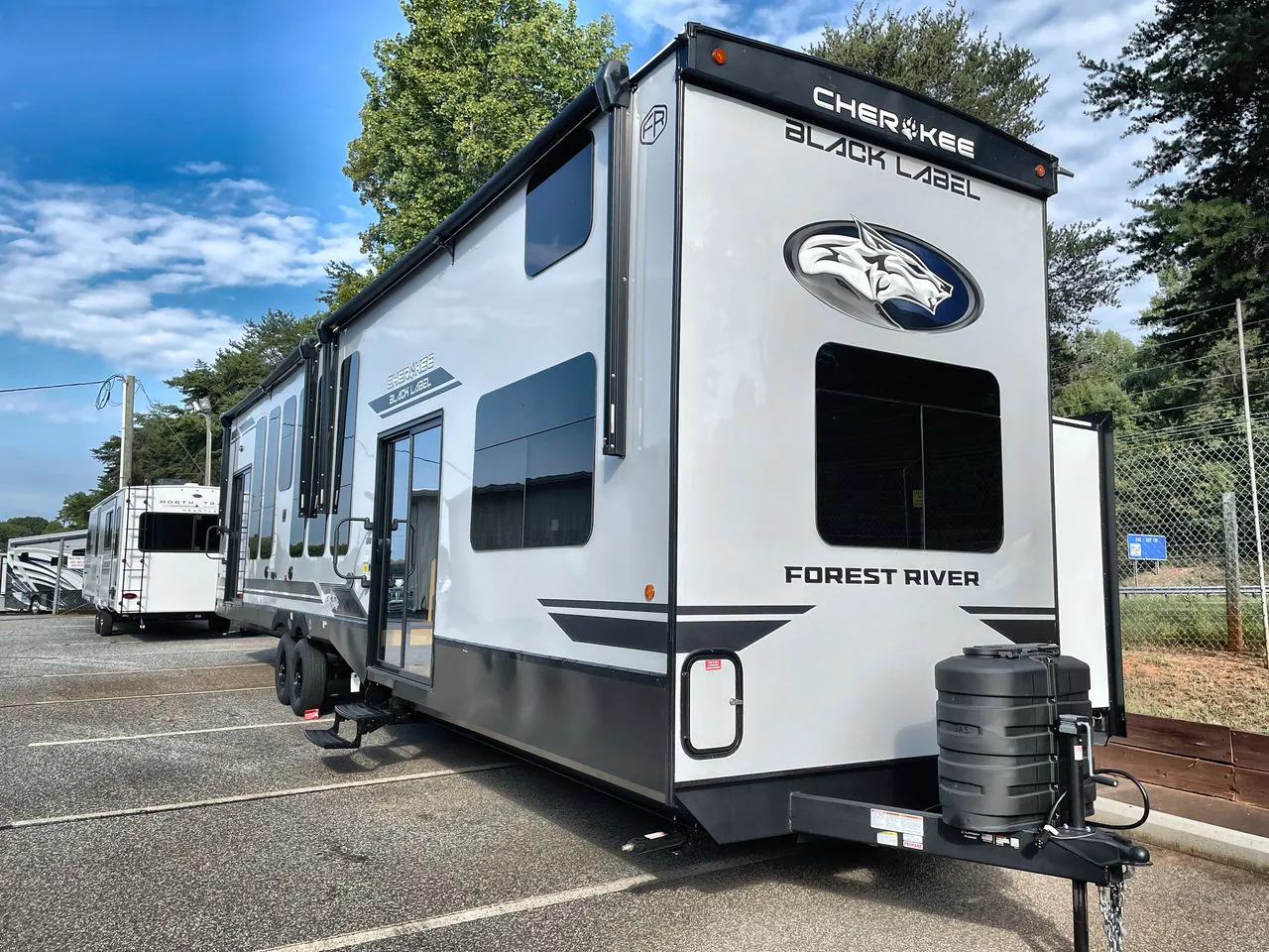 2026 Forest River Cherokee Timberwolf Black Label 39ALBL - Photo 2
