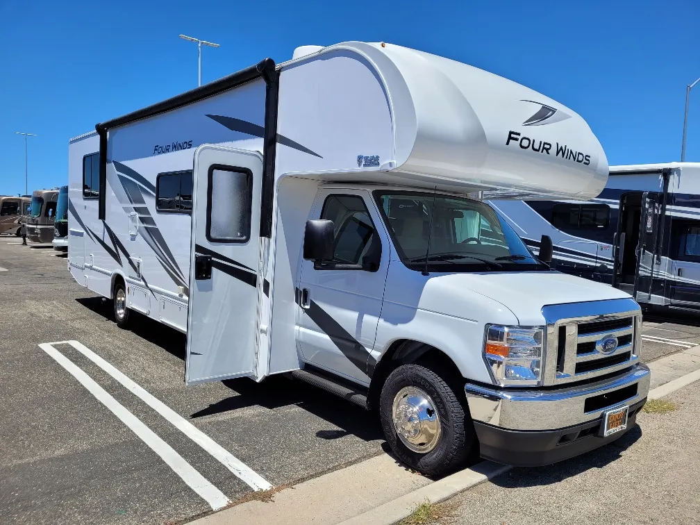 2025 Thor Motor Coach Four Winds 31MV - Photo 2