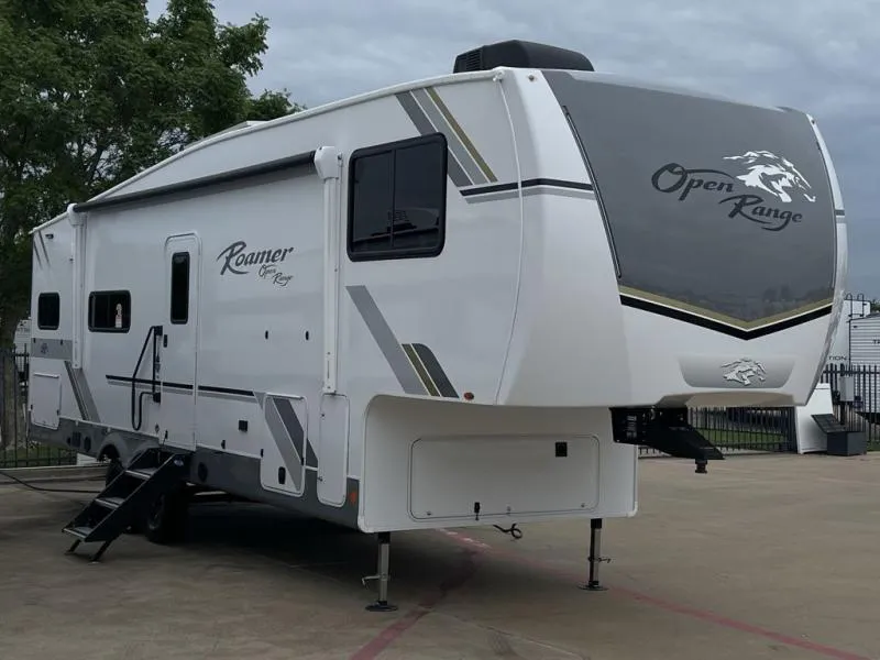2026 Open Range RV Roamer 27RKSS - Photo 2