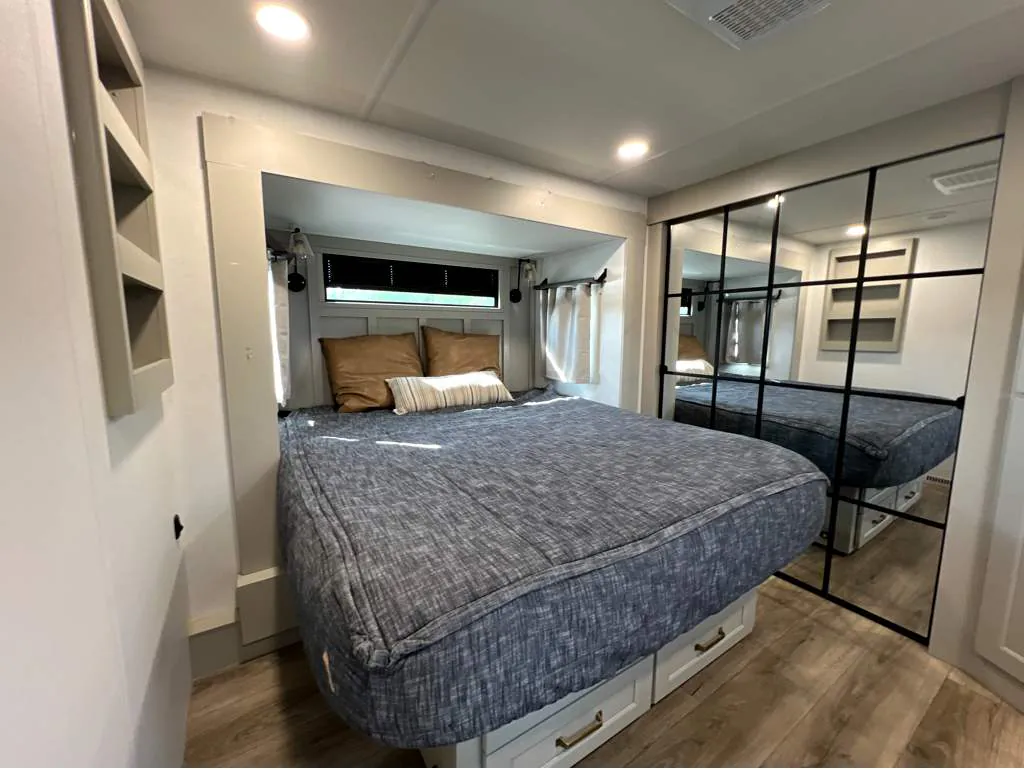 2025 Brinkley Model G 3950, Photos photo 21