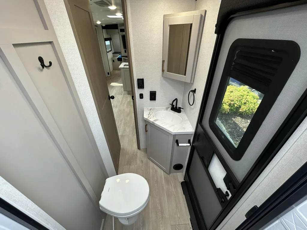 2027 Jayco Jay Feather 29BHB, Photos photo 18