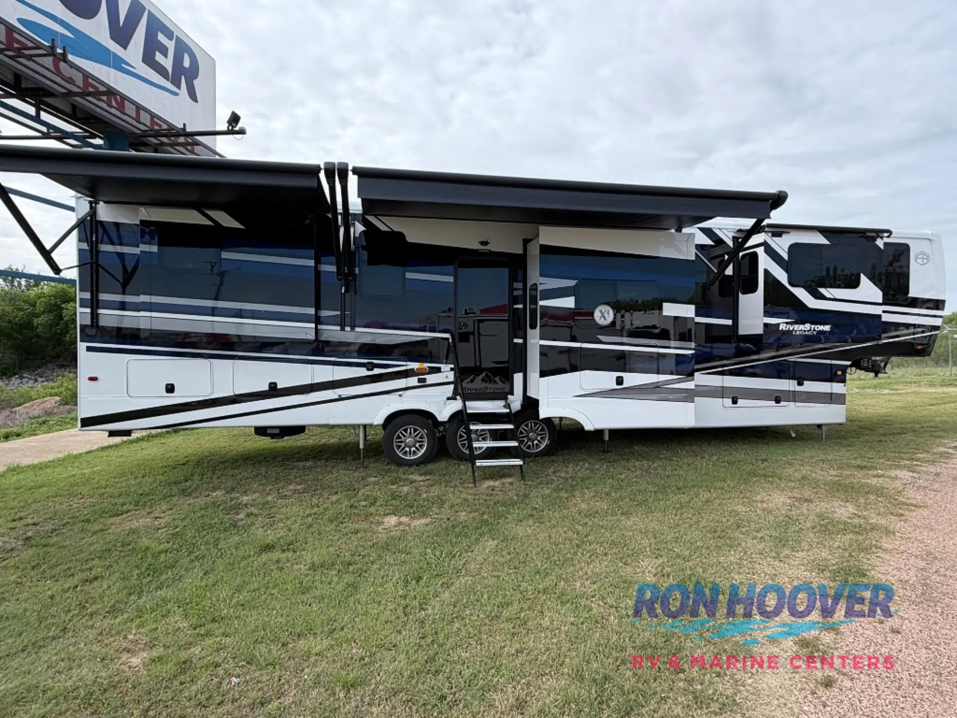 2026 Forest River RiverStone 425FO - Photo 4