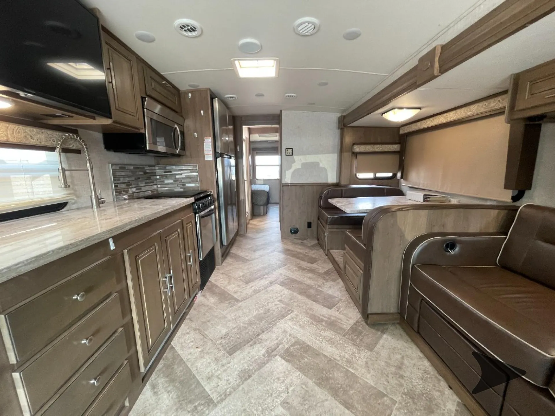 2019 Forest River Georgetown 5 Series GT5 31R5 - Photo 4