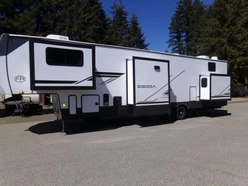 2025 Forest River Sierra 3990FL - Photo 3