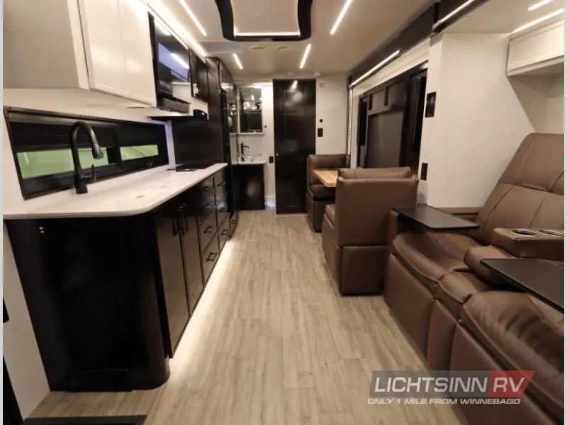 2026 Newmar Freedom Aire 2515 - Photo 3
