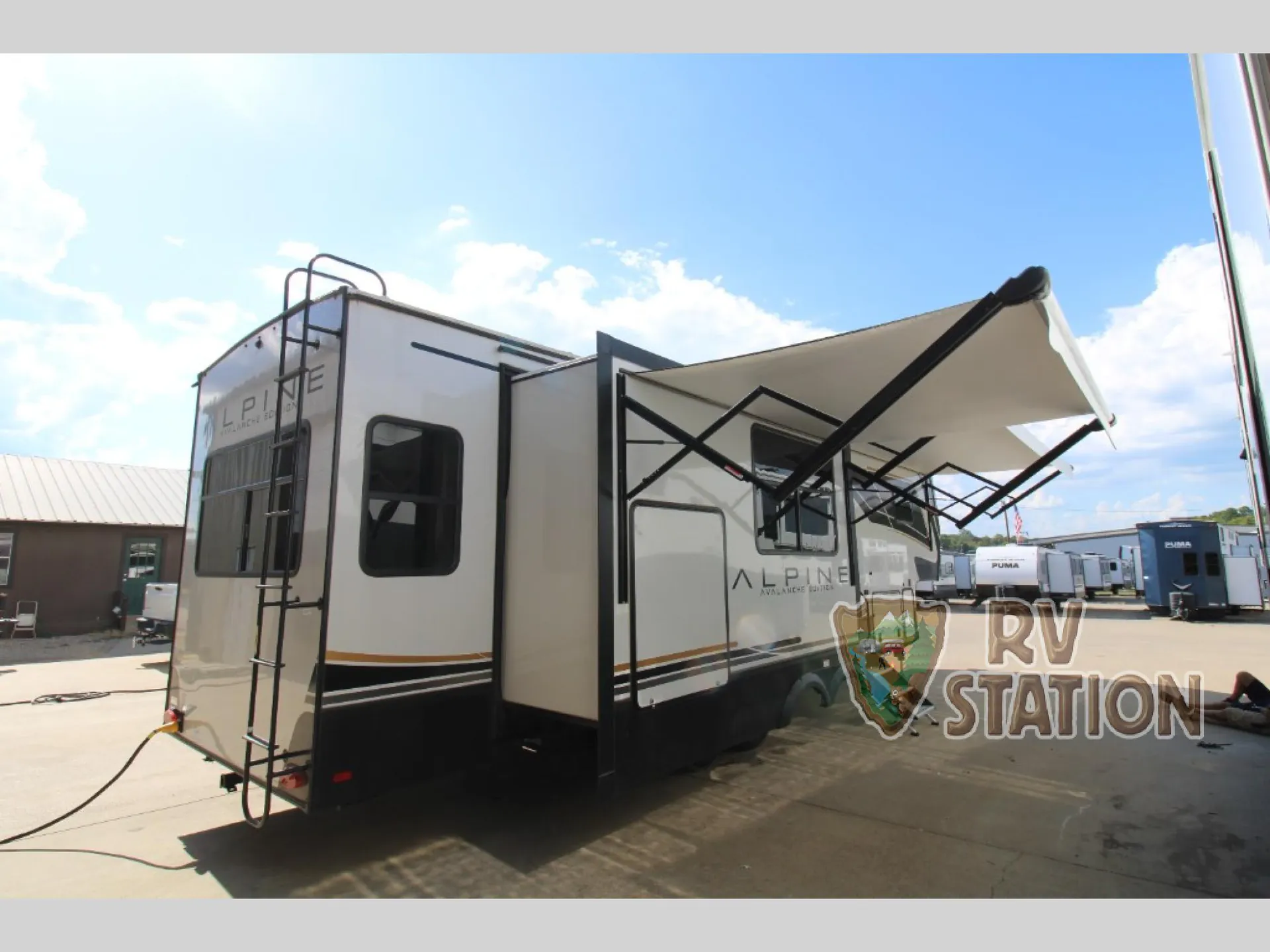 2025 Keystone Alpine Avalanche Edition 338GK - Photo 3