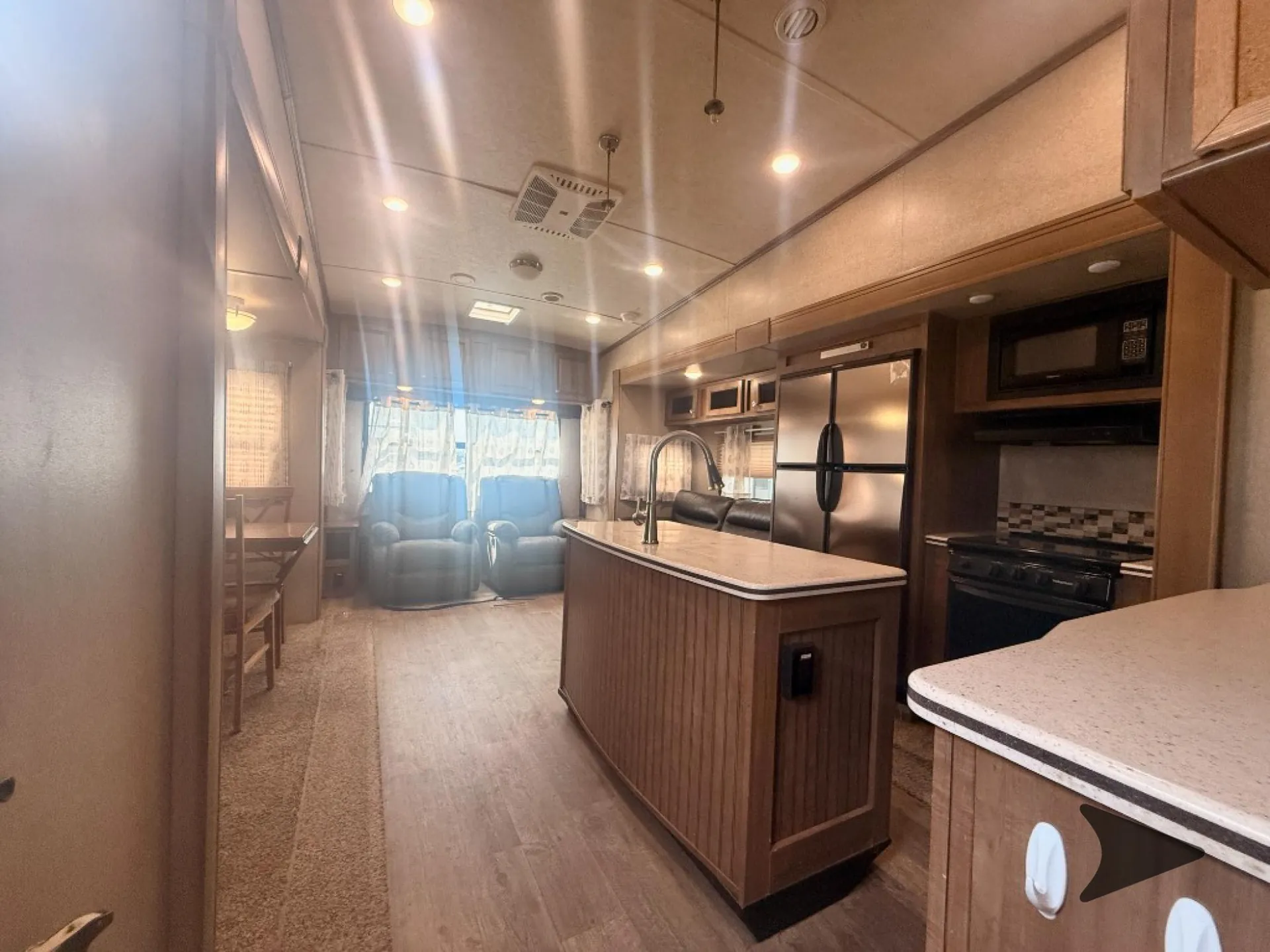 2018 Forest River Rockwood Signature Ultra Lite 8299BS - Photo 3