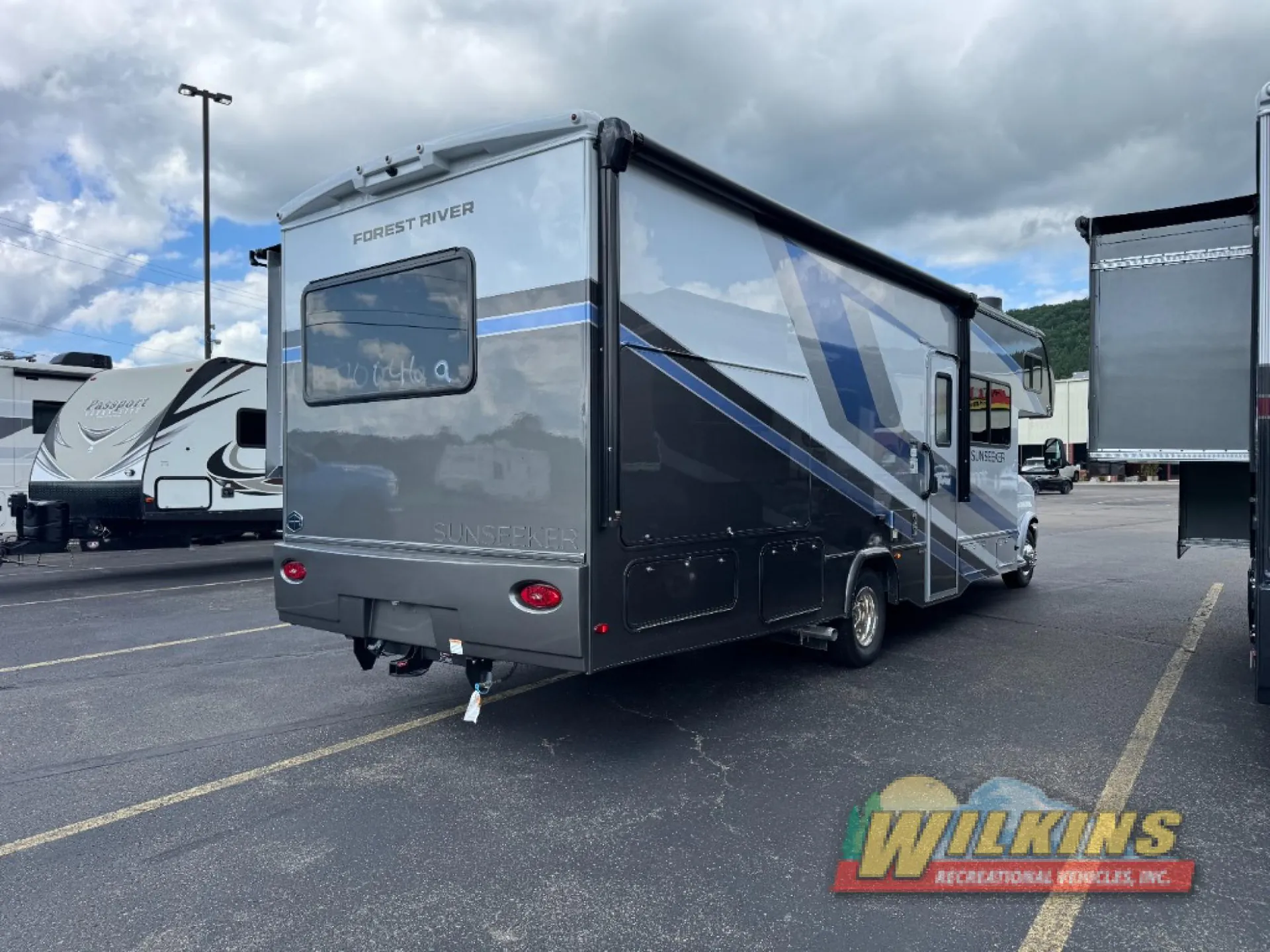 2027 Forest River Sunseeker 2860DS — Photo 5
