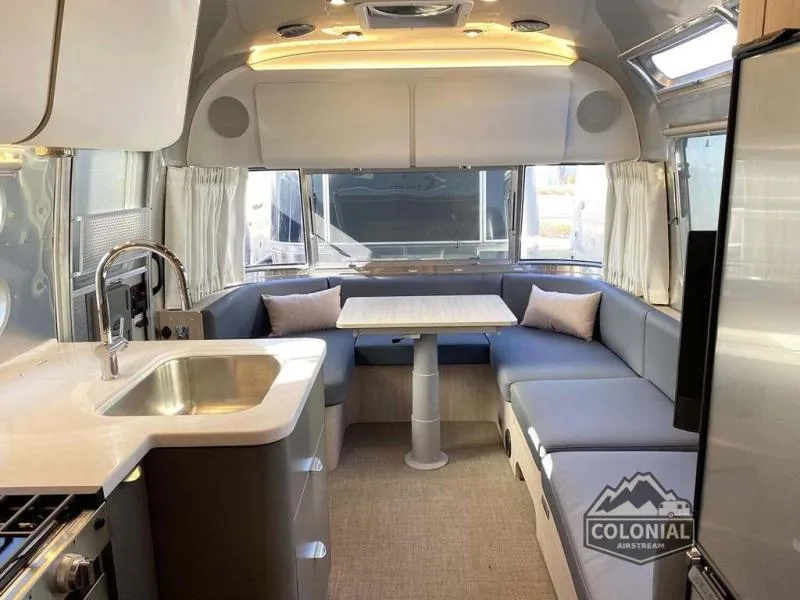 2025 Airstream Globetrotter 25FB - Photo 3